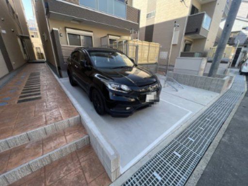 F asecia fougereの駐車場