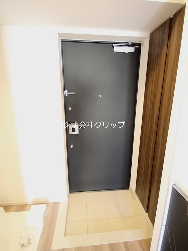 AZEST関内の玄関