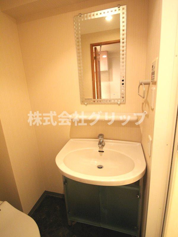 ガラ・シティ横浜西口の独立洗面台