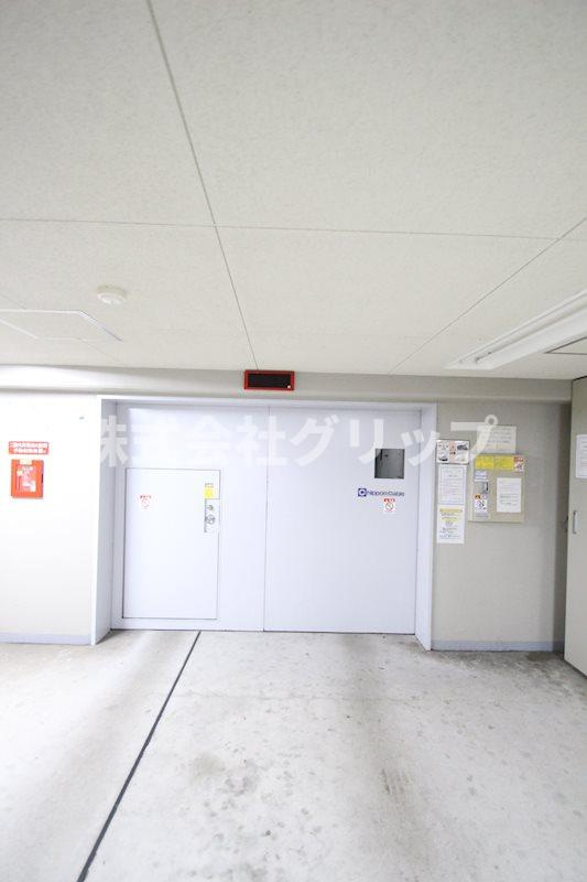 ガラ・シティ横浜西口の駐車場