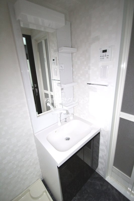 S-RESIDENCE横濱阪東橋の独立洗面台