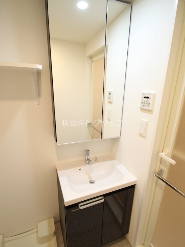 ジェノヴィア阪東橋スカイガーデンの独立洗面台