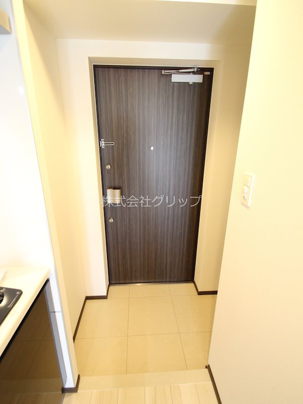 ジェノヴィア阪東橋スカイガーデンの玄関