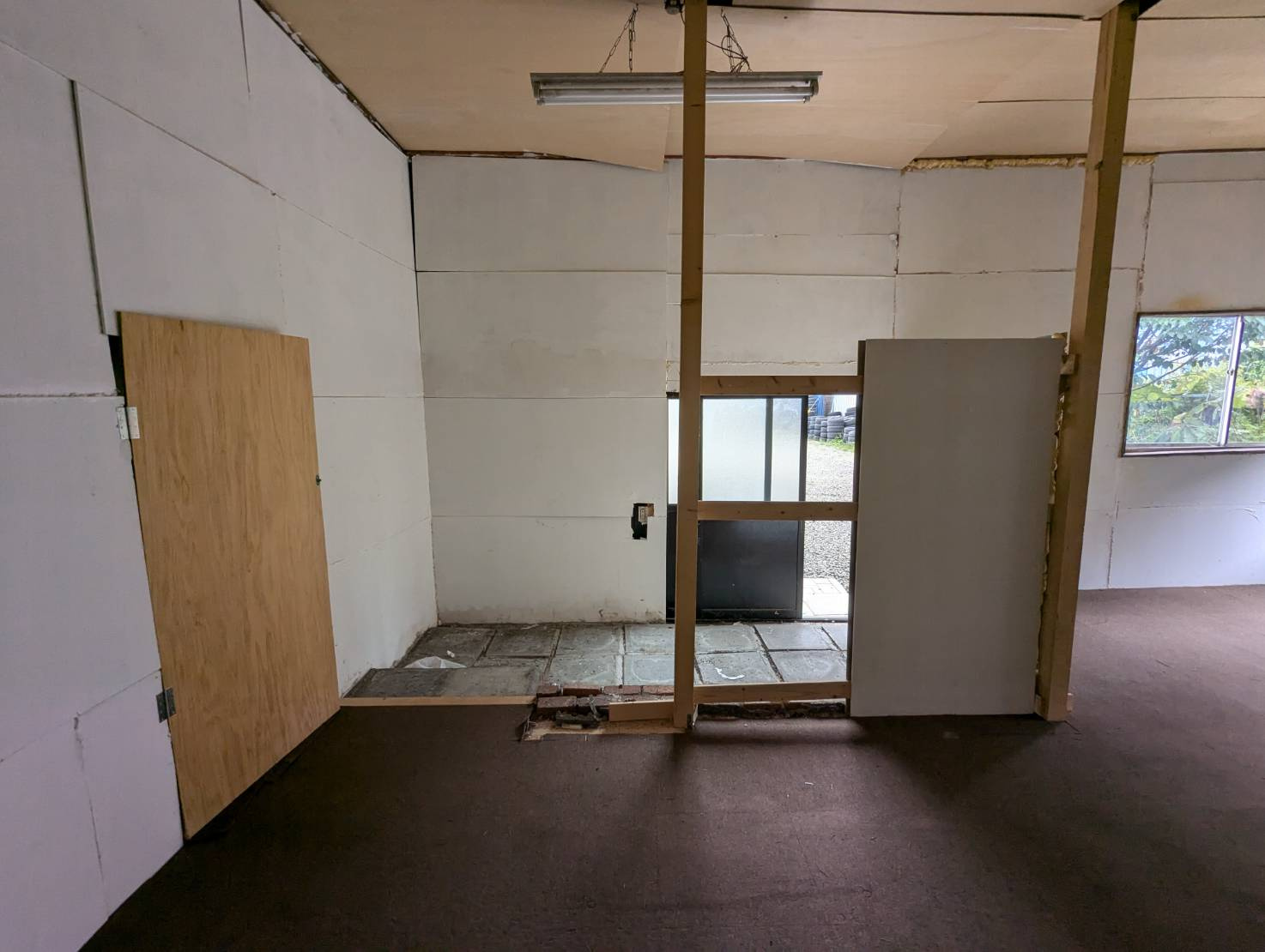 新釧路町14-4貸倉庫の居間・リビング