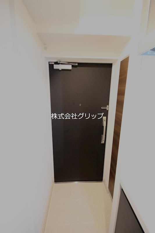 LEXE AZEST横濱関内の玄関