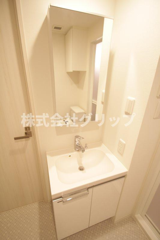リヴシティ横濱新川町弐番館の独立洗面台