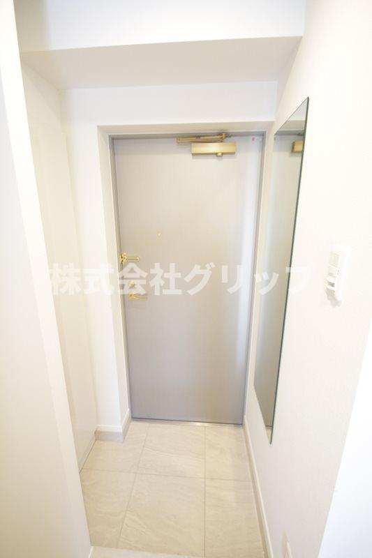 リヴシティ横濱新川町弐番館の玄関