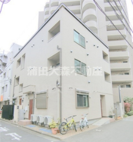 Cherche Midi(シェルシュミディの外観|2015年3月築　木造地上3階建て総戸数6戸　TVモニター付オートロック宅配BOX付人気賃貸アパート　JR京浜東北線蒲田駅徒歩7分の東京都大田区西蒲田7丁目
