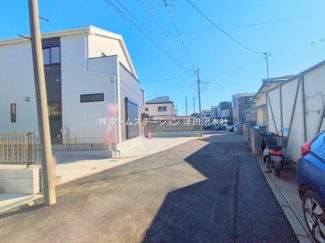 【前面道路含む現地写真】