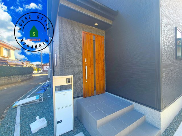 熊本市南区御幸笛田1丁目第1-1棟(1号棟)の玄関|おでかけの時も帰った時も、「我が家」を最初に感じでもらえる素敵な空間に。