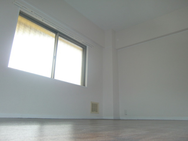 ハイツタケシの洋室