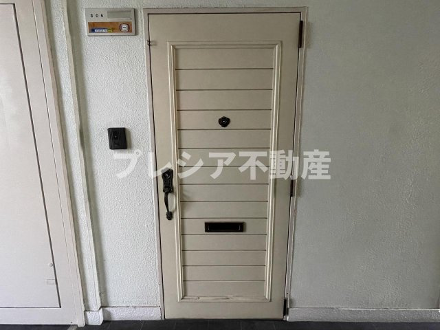 スリージェ甲子園口Ⅰの玄関