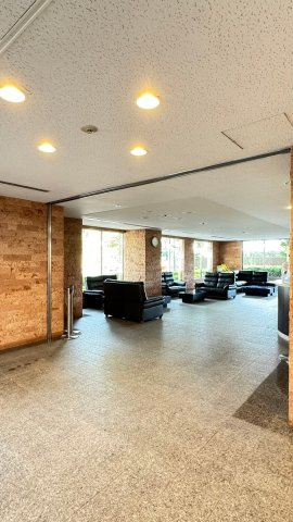 ロイヤルアーク甲子園フローレスのエントランス|エントランス