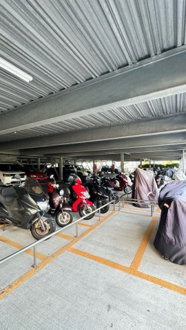 ロイヤルアーク甲子園フローレスの駐車場|敷地内駐車場