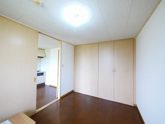 レオパレス浪漫の洋室