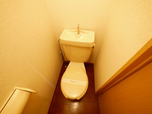 レオパレス浪漫のトイレ|コンパクトで使いやすいトイレです