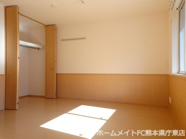 熊本市中央区国府１丁目のアパートの洋室