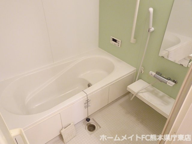 熊本市中央区国府１丁目のアパートの浴室