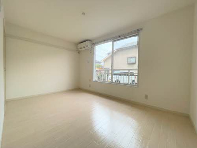 【居間・リビング】 | クレセント串山 | 洋室6.4帖