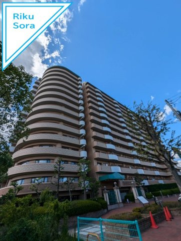 ロイヤルシャトーねやがわオークビルの外観|新しい生活にいかがでしょうか？外観はお住まいの顔になります。こだわりたいポイントですね。水回りリフォームやリノベーションも承ってます。
■現地見学・資金計画相談・住宅ローン相談もお問合せ受付中■