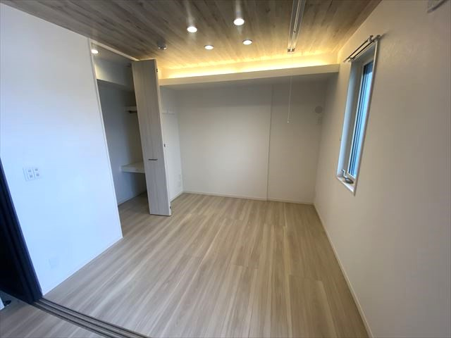 L'ESSOR西条の洋室