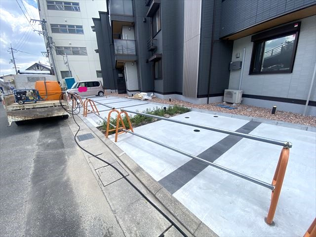 L'ESSOR西条の駐車場