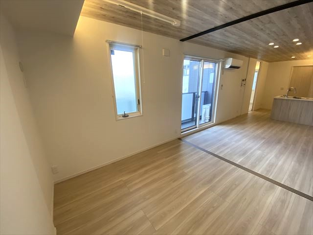 L'ESSOR西条の洋室