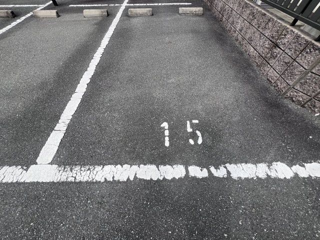 エルスールの駐車場