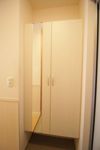 カーサ・ヴェルジェの玄関