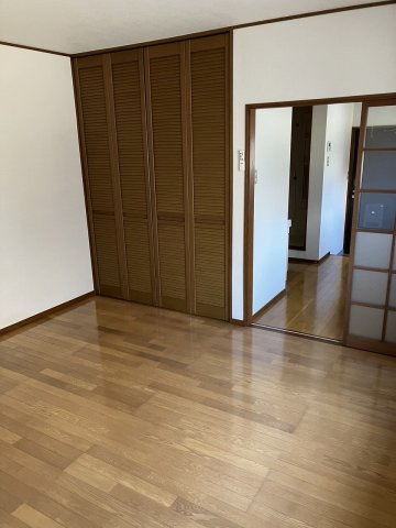 新潟市中央区堀之内南３丁目のアパートの居間・リビング