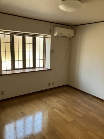 新潟市中央区堀之内南３丁目のアパートの居間・リビング