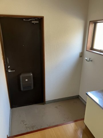 新潟市中央区堀之内南３丁目のアパートの玄関
