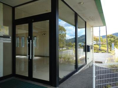 【エントランス】 | プラスペリティビルA室