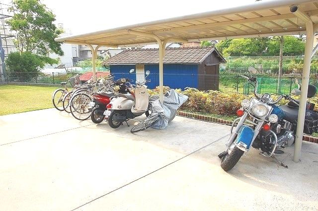 レオパレスリバーヒルのその他共用部分|自転車置場