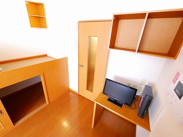 レオパレスリバーヒルの洋室|使い勝手のいい洋室です