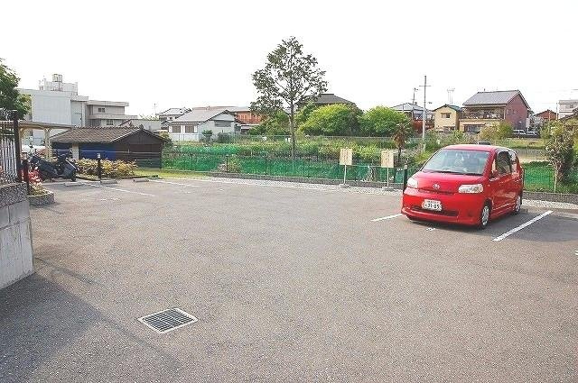 レオパレスリバーヒルの駐車場|駐車場です