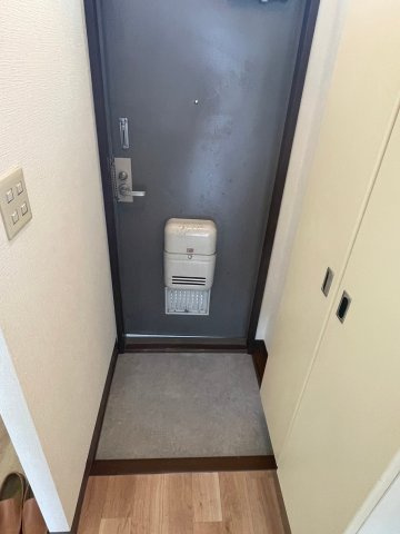 サンリバーHの玄関