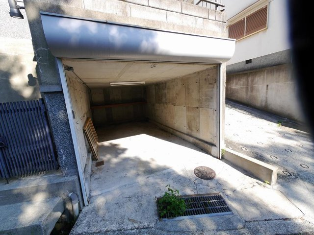 西大池２丁目戸建の駐車場|駐車スペースもあります