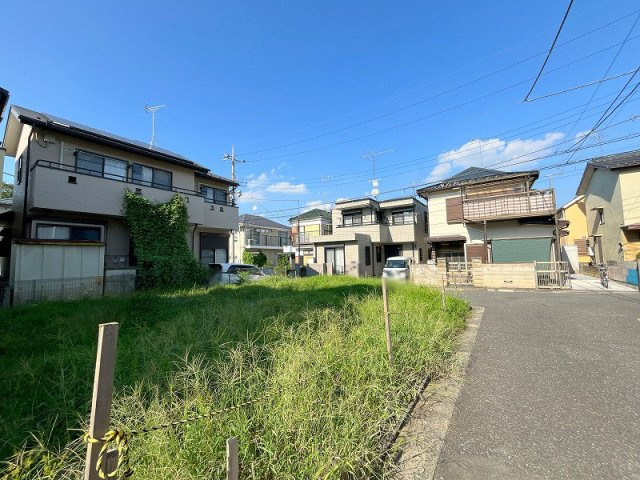【前面道路含む現地写真】 | 富士見市諏訪1丁目　建築条件無売地　全1区画　(ふじみ野店) | 大型商業施設「ららぽーと富士見」まで徒歩9分。生活必需品も徒歩圏内で揃います。
