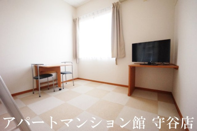 【居間・リビング】 | レオパレスハクヨウ | 画像3