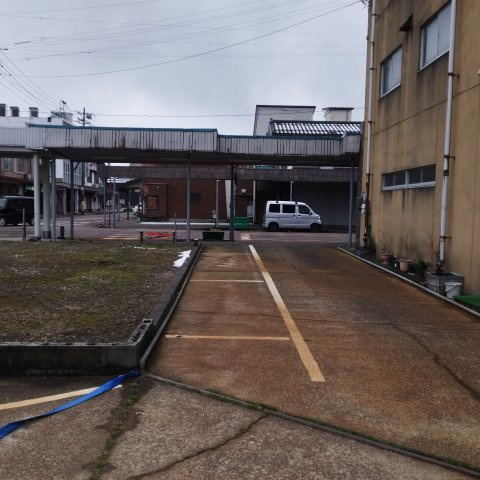 マルキンパーキングの外観