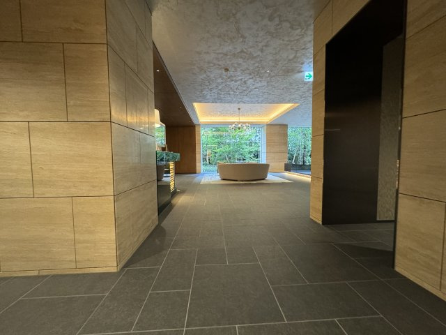 パークコート千代田一番町のエントランス|高級感のあるエントランスホールがお出迎え