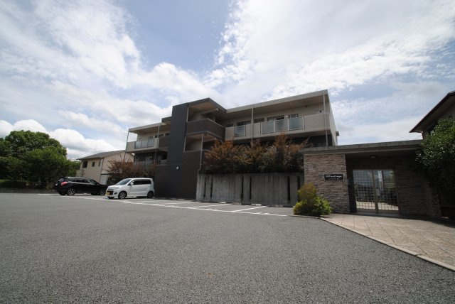 セントラーザ上津の外観