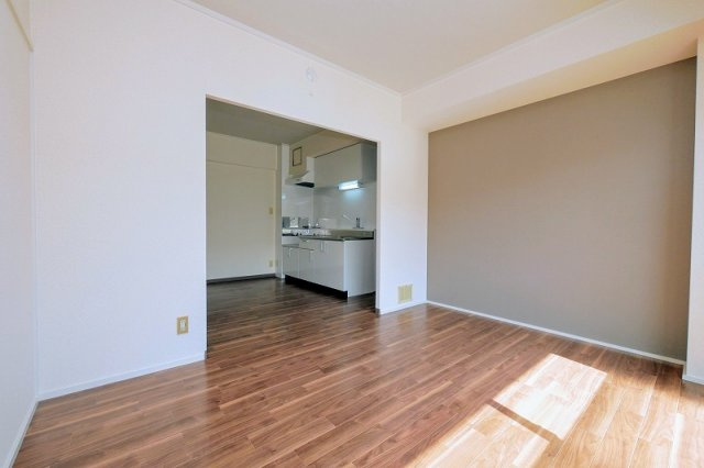 西本ビルの居間・リビング|西本ビル202号室