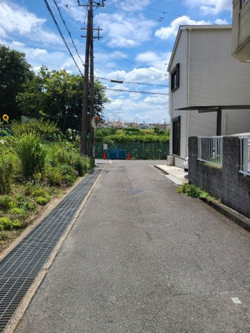 【前面道路含む現地写真】の画像