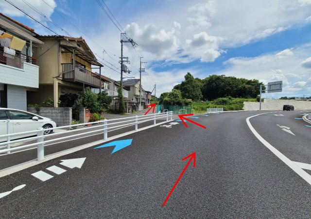 【前面道路含む現地写真】の画像