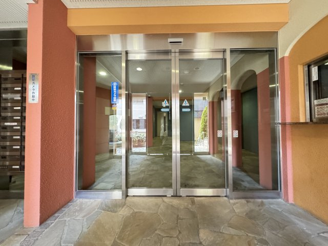 ベルクレール神楽坂のエントランス|セキュリティー対策も安心のオートロック付き