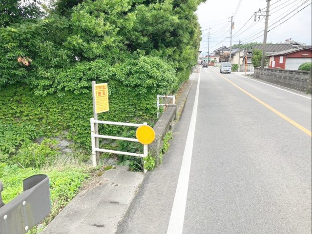 嘉麻市上臼井1124-2、他　土地の前面道路含む現地写真|前面道路含む現地写真です