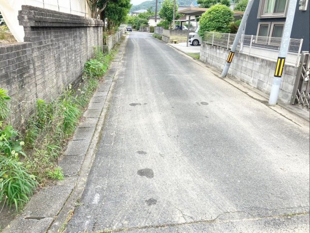 嘉麻市上臼井1124-2、他　土地の前面道路含む現地写真|前面道路含む現地写真です