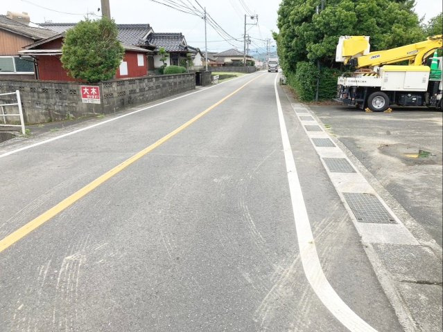 嘉麻市上臼井1124-2、他　土地の前面道路含む現地写真|前面道路含む現地写真です